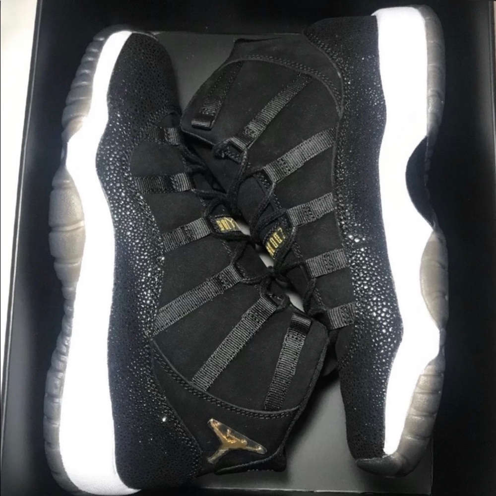 Jordan 11 Retro Heiress Black Stingray (GS)size 7y